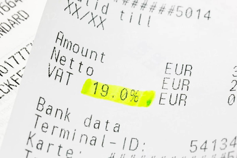 A receipt with a VAT rate of 19% marked in yellow, Germany