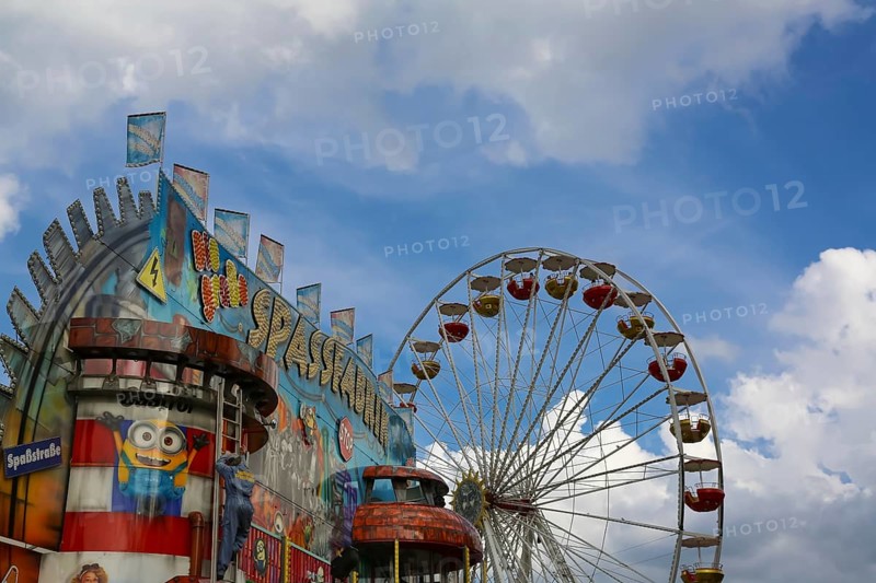 Spaßstraße sign, fun factory sign, right back Ferris wheel, fairground in Ulm Friedrichsau, public festival, hustle and bustle, fair, Ferris wheel, amusement park, amusement attraction, amusement ride, Ulm, Baden-Württemberg, Germany