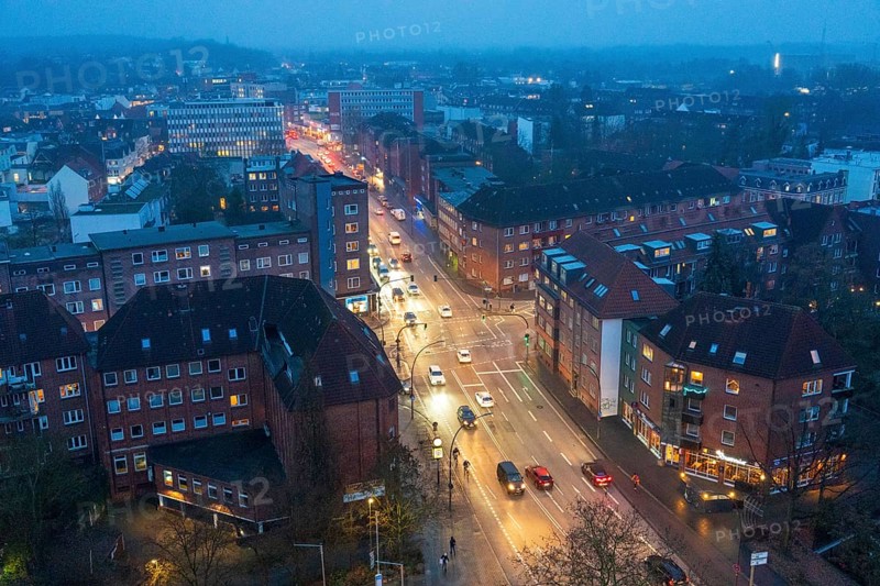 B5, axis, Bergedorf, intersection, Vierlandenstraße, street, division, district, house, old, apartment block, traffic