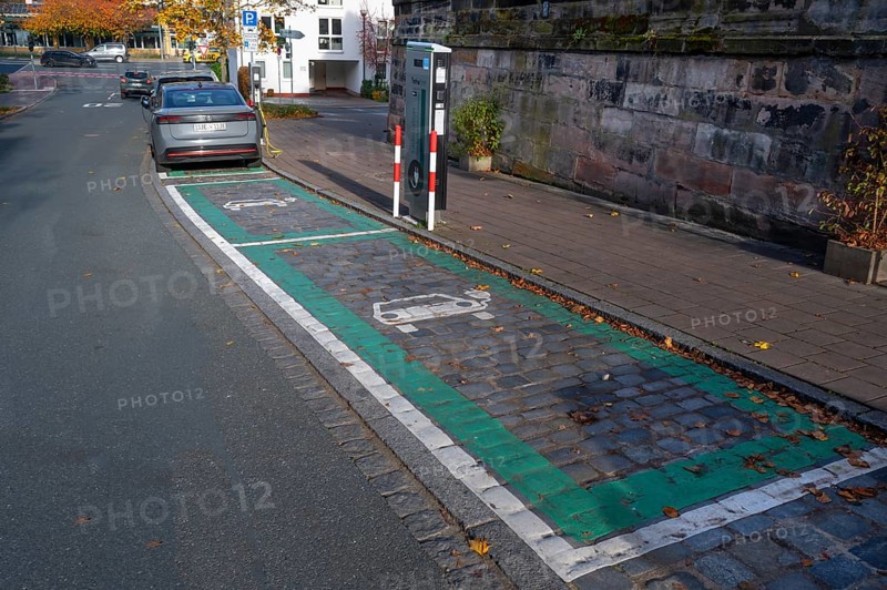 Electric car charging marked charging stations in the inner city, Fürth, Middle Franconia, Bavaria, Germany