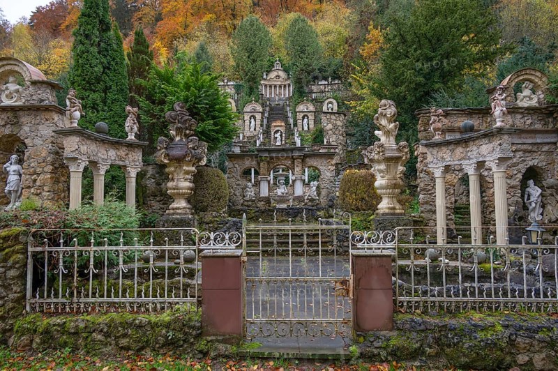 Privately created baroque garden, Paradiesweg, Egloffstein, Upper Franconia, Bavaria, Germany