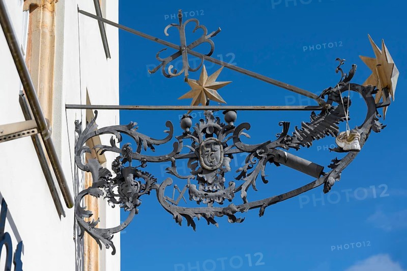 Nose sign from the former Goldener Stern inn, since 1769, Oberer Markt 14, Hersbruck, Middle Franconia, Bavaria, Germany