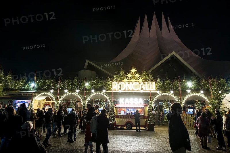 Overview of the premiere of the 21st Original Roncalli Christmas Circus in Berlin's Tempodrom on 19.12.2025