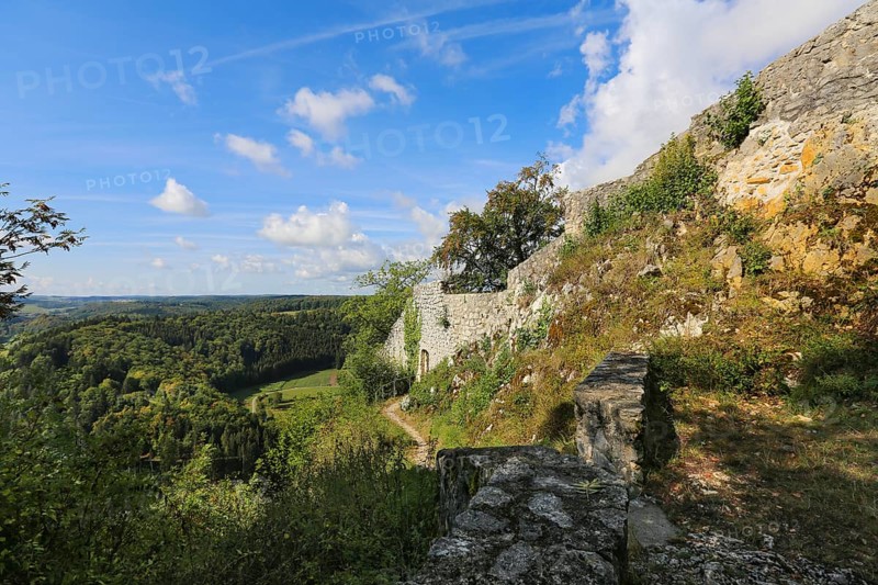 Castle ruins of Hohengundelfingen, ruins of a medieval hilltop castle, former headquarters of the Gundelfingen free noble family, Gundelfingen-Münsingen, Lautertal, Swabian Jura, Reutlingen district, Baden-Württemberg, Germany