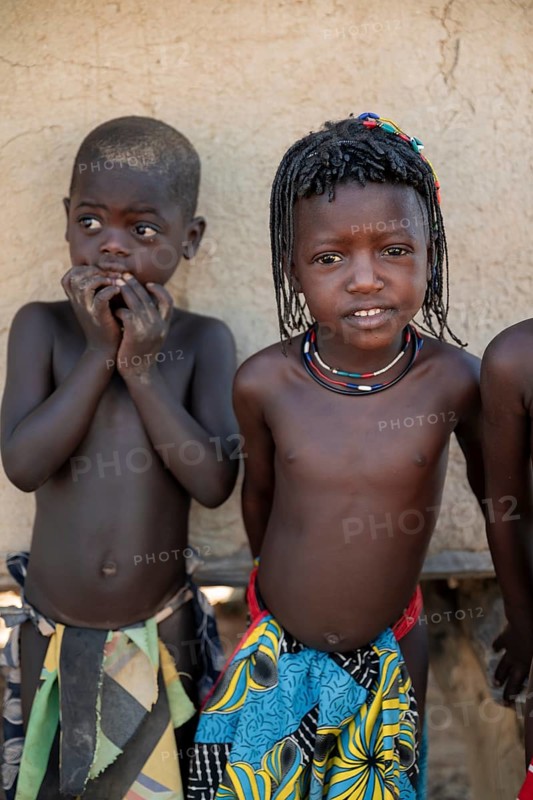 Children, Hakaona tribe also Havakona or Hakawona, near Opuwo, Kunene, Namibia