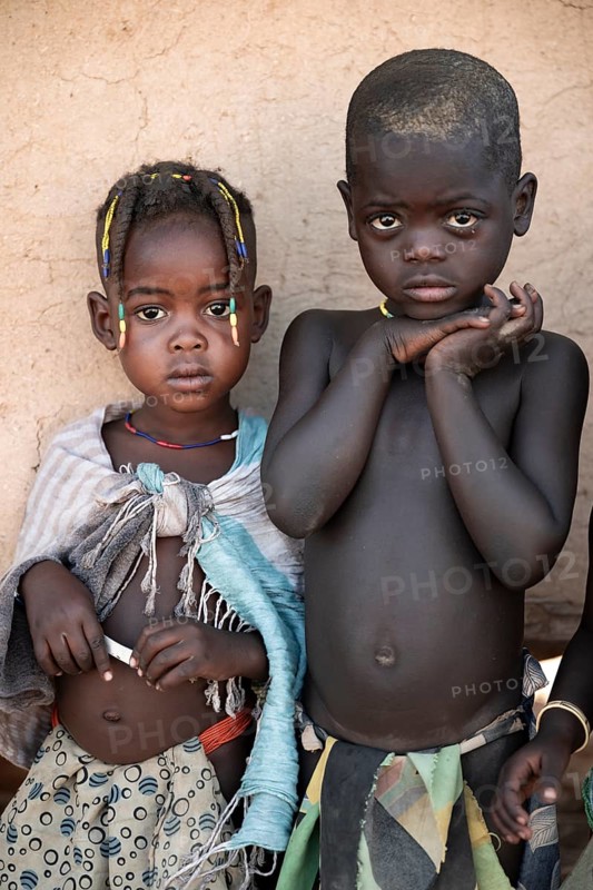 Portrait, Two children, Hakaona tribe also Havakona or Hakawona, near Opuwo, Kunene, Namibia