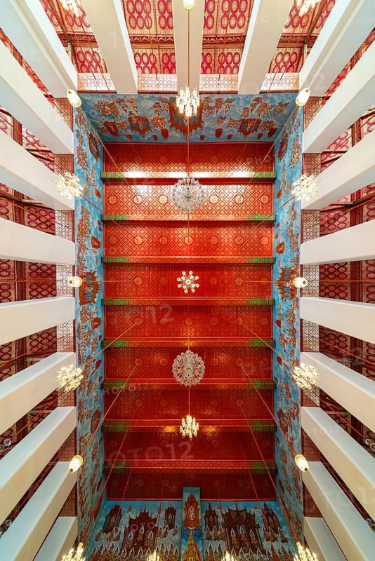 Frog's-eye view: Ubosot (ordination hall) with columns (Sao) and richly decorated ceiling (Phra Phimarn) and crystal chandeliers, Rattanakosin architecture (Bangkok style), Wat Chana Songkhram, Phra Nakhon, Bangkok, Thailand