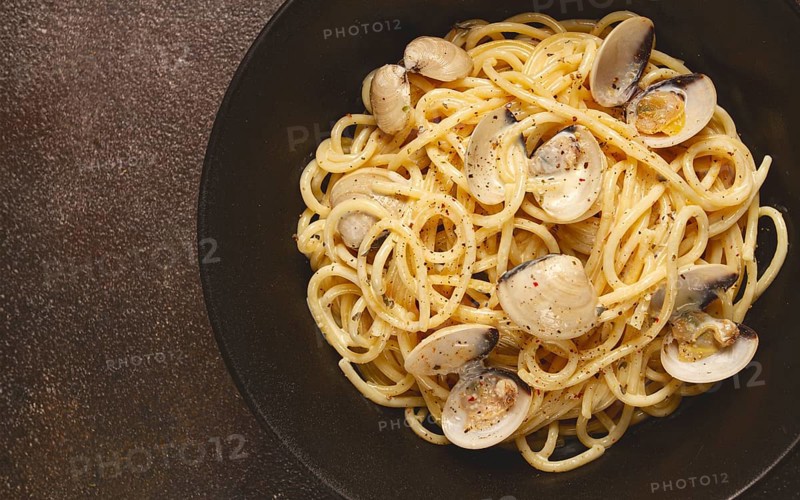 Spaghetti vongole, venerki, homemade, no people