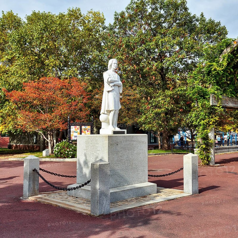Christopher Columbus monument, white marble statue, Indian Summer, Christopher Columbus Waterfront Park, North End, Freedom Trail, Downtown, Boston, Massachusetts, New England, USA