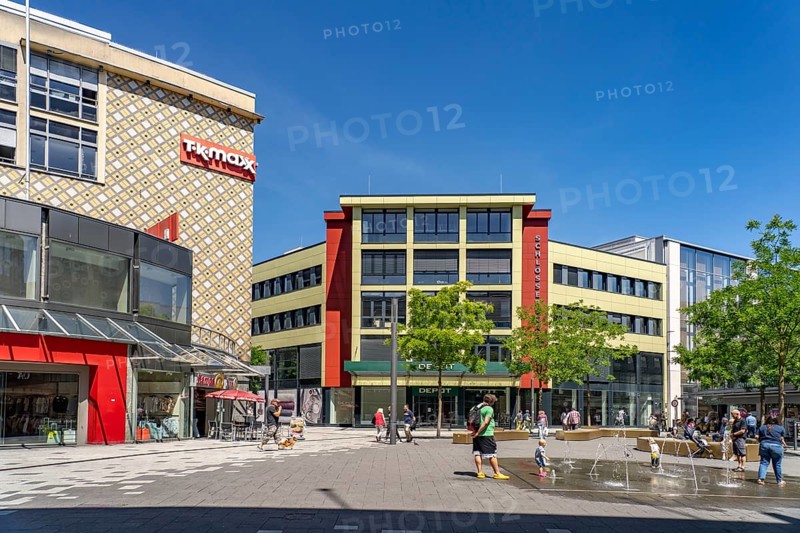 TK Max und Schlössergasse in the pedestrian zone at Von-der-Heydt-Platz, Elberfeld, Wuppertal, North Rhine-Westphalia, Germany