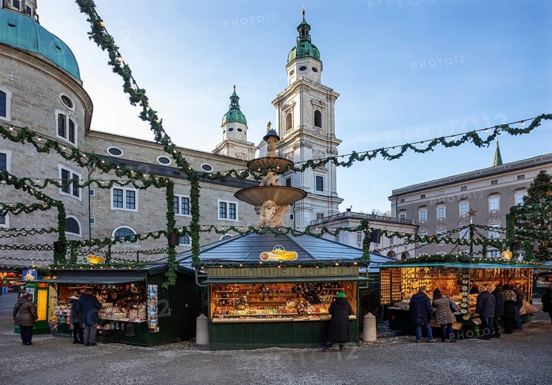 Advent season, Salzburg Christindlmarkt am Dom and Residenzplatz, Salzburg, Austria