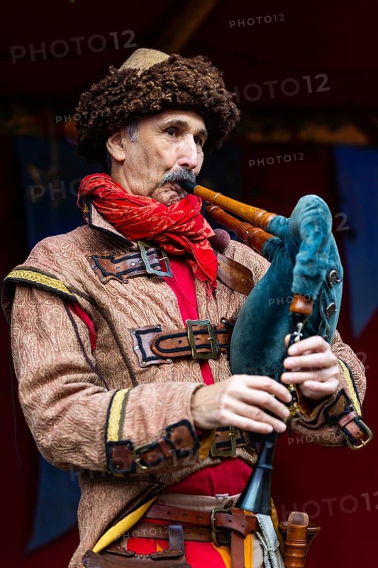 Bagpipers, musician, medieval clothing, medieval market, city of Esslingen, district of Esslingen, Baden-Württemberg, Germany