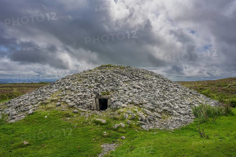 Megalith grave of, Carrowkeel, Templevanny, County Sligo, Ireland