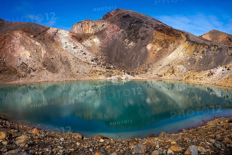 One of the Emerald Lakes and Red Crater, Tongariro alpine crossing, Tongariro National Park, North Island, New Zealand
