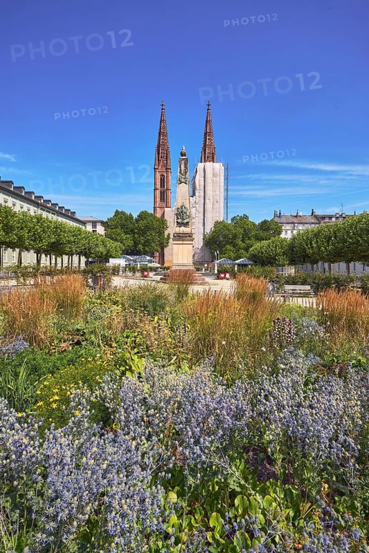 Park, flower bed, plants, Waterloo monument, St. Boniface Catholic Church, scaffolding, renovation, trees, general architecture, blue sky, cirrus clouds, Luisenplatz, Luisenstraße, Wiesbaden, state capital, district-free city, Hesse, Germany