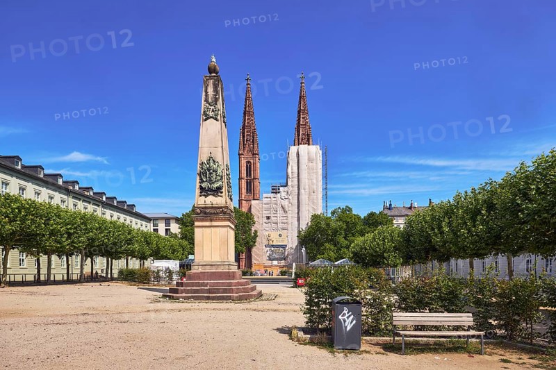 St. Boniface Catholic Church, Waterloo monument, scaffolding, renovation, bench, public trash can, trees, general architecture, blue sky, cirrus clouds, Luisenplatz, Luisenstraße, Wiesbaden, state capital, district-free city, Hesse, Germany