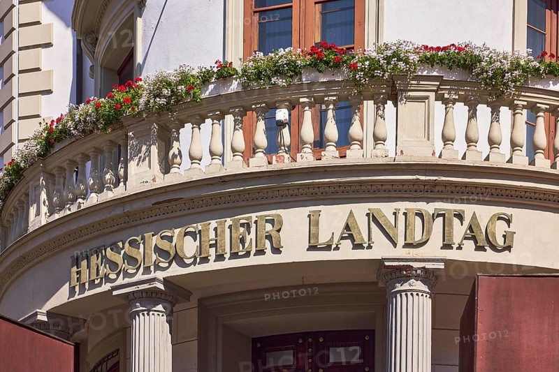 Hessian state parliament, sign state parliament, balcony, flower boxes, round, sunny, Schlossplatz, Wiesbaden, state capital, district-free city, Hesse, Germany