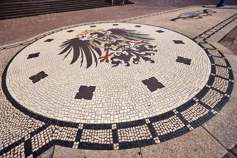 Square made of paving stones, mosaic imperial eagle of the German Empire, Schlossplatz square, Wiesbaden, state capital, district-free city, Hesse, Germany