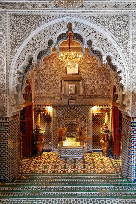 Detail of an artfully decorated room with mosaics