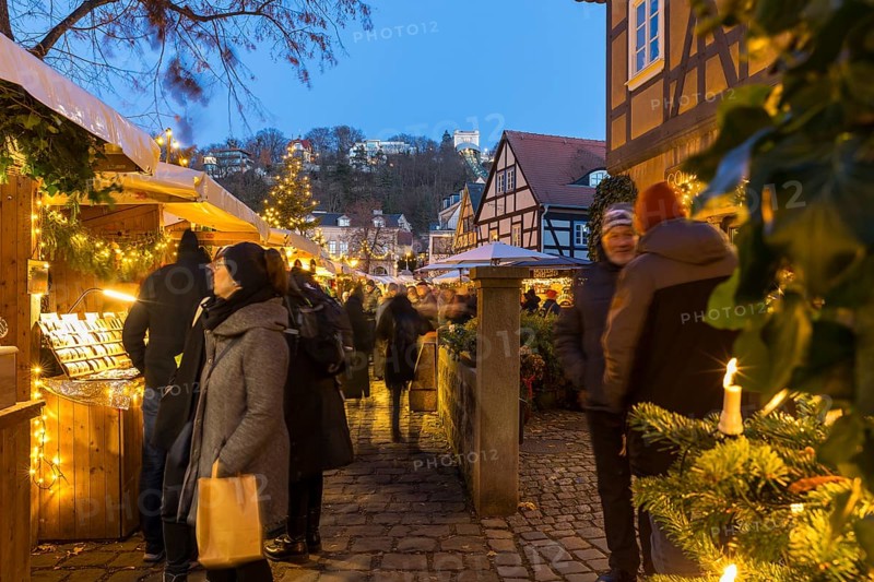 Elbhangfest Christmas market in Dresden Loschwitz in the historic village center of Loschwitz during Advent, Dresden, Saxony, Germany