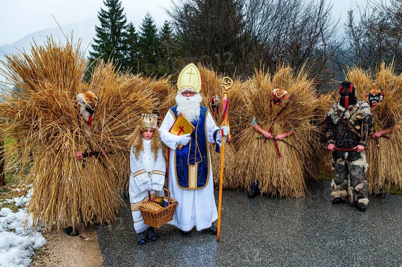 Nikolaus and Engerl with Buttnmandl and Krampus, Bischofswiesen, Berchtesgadener Land, Upper Bavaria, Bavaria, Germany