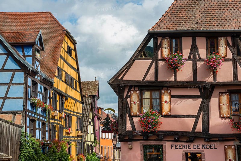 Decorated half-timbered houses in the historic old town of Riquewihr, Ellsass