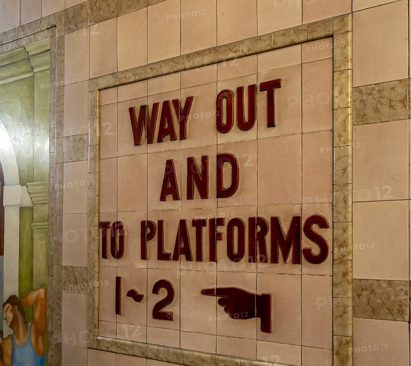 GWR 1930s Art deco style platform sign, Exeter St Davids railway train station, Exeter, Devon, England, UK
