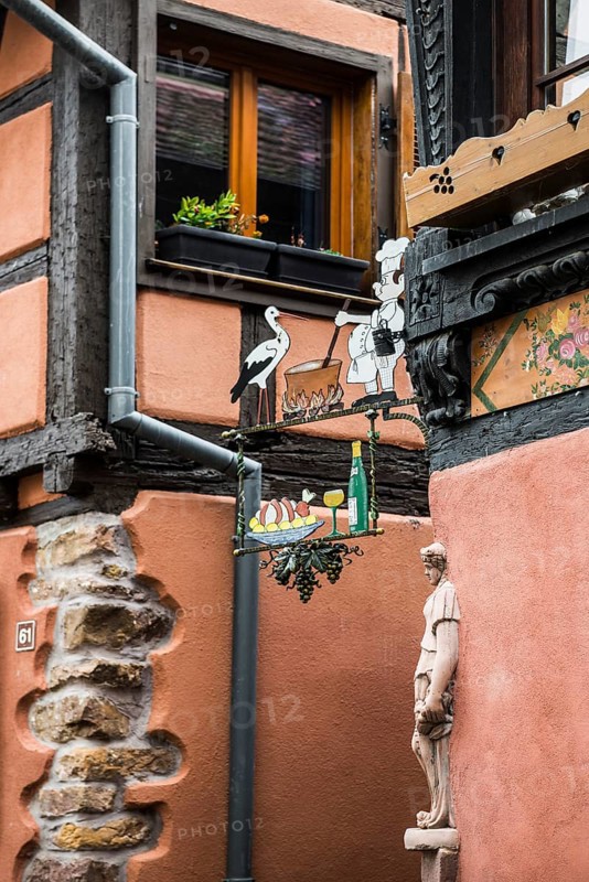 Nasenschild, Restaurant, Dambach-la-Ville, Bas-Rhin, Alsace, France