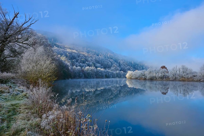 Winter river with frozen bank and fog over trees, clear atmosphere, hoarfrost, winter, Boxtal, Main-Tauber district, Baden-Württemberg, and Stadtprozelten, Dorfprozelten, Main, Spessart, Bavaria, Germany