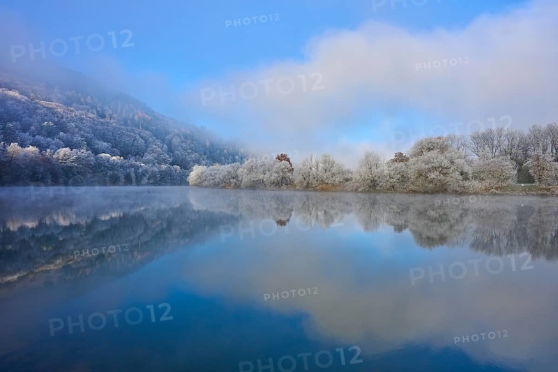 Clear water of a wintry river with fog and reflections of trees, hoarfrost, winter, Boxtal, Main-Tauber district, Baden-Württemberg, and Stadtprozelten, Dorfprozelten, Main, Spessart, Bavaria, Germany