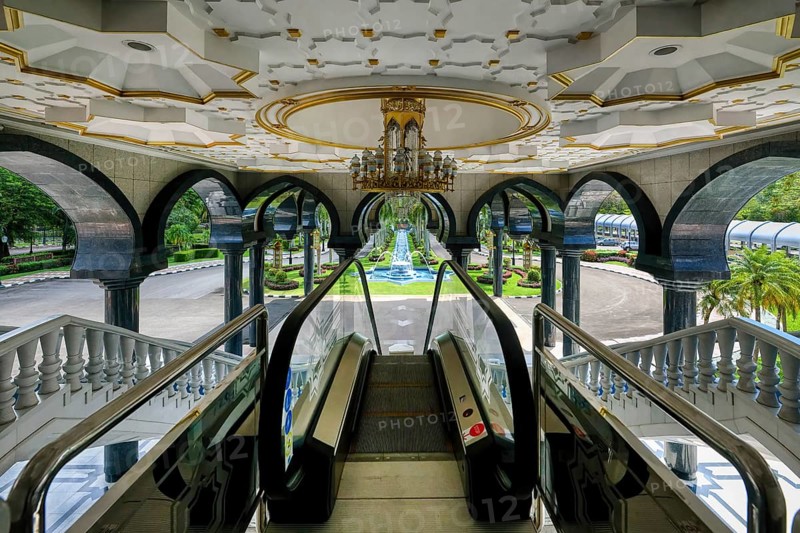 Jame' Asr Hassanil Bolkiah Mosque, King's entrance, Bandar Seri Begawan, Brunei