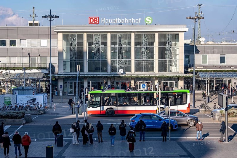 Dortmund Central Station, Station Building, Station Foreground, Pedestrian Crossing at Königswall towards Downtown South, North Rhine-Westphalia, Germany