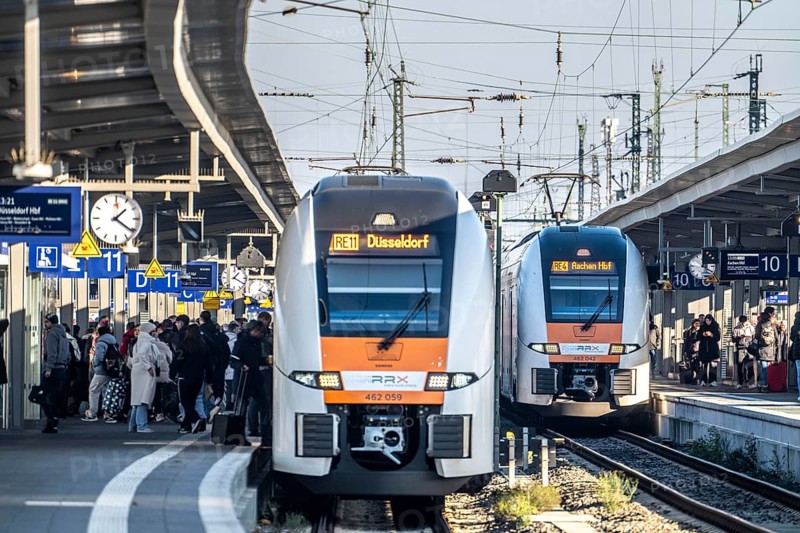 Dortmund Central Station, regional express trains, RRX, Rhein-Ruhr Express on the platform, RE4, RE11, North Rhine-Westphalia, Germany
