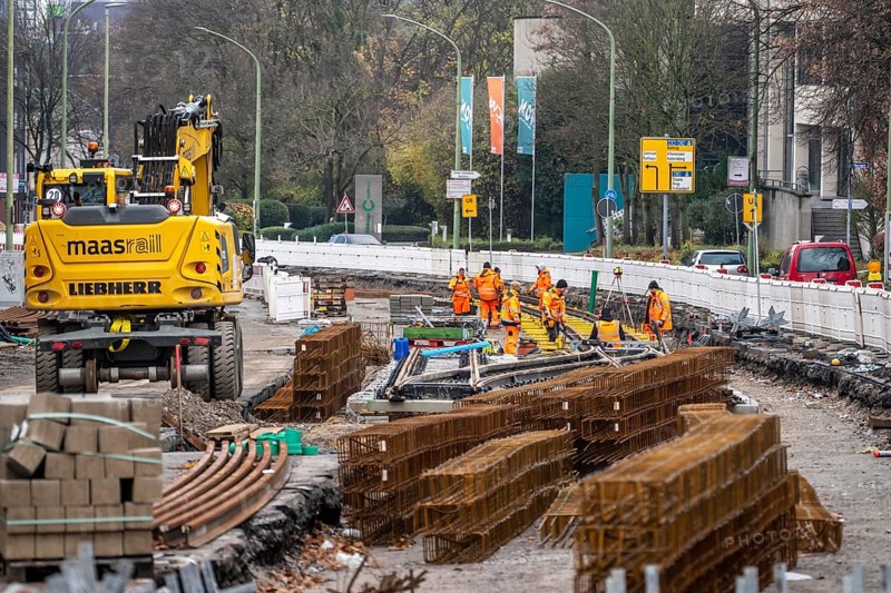 Large-scale construction site in the city center of Essen, Herkulesstraße, the construction of new tracks for the new Stadtbahn-Essen, a new tram line in the city center that will connect the west of the city with the new Essen-51 district, North Rhine-Westphalia, Germany