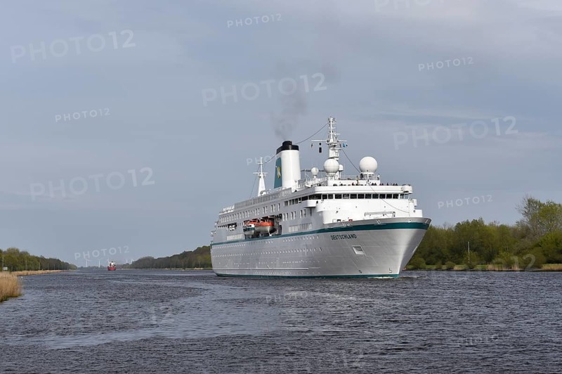 MS Deutschland sails in the Kiel Canal, NOK, Kiel Canal, Kiel Canal, Schleswig-Holstein, Germany