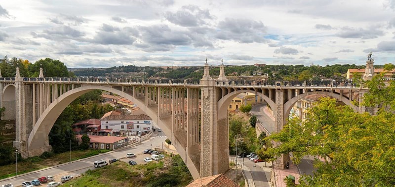Historic bridge Viaducto de Fernando Hué, city of Teruel, Aragon, Spain, Europe built 1929