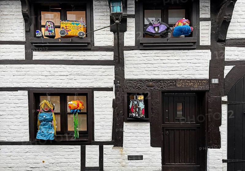 Decorated half-timbered house for the Martin train in Alte Schulstraße, historic old town, Kempen, Lower Rhine, North Rhine-Westphalia, Germany
