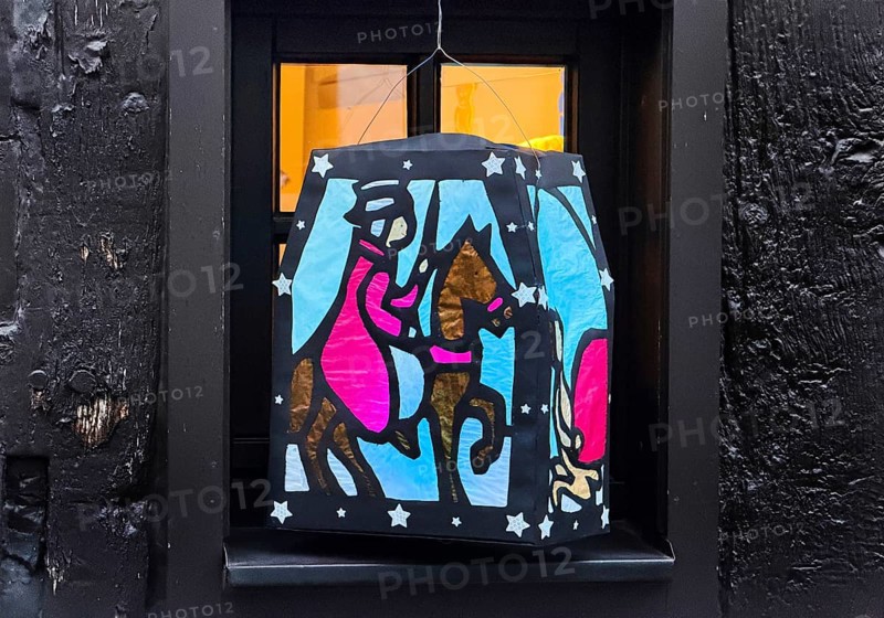 Homemade Martin lantern, decoration in a window of a half-timbered house, Altstadt, Kempen, Lower Rhine, North Rhine-Westphalia, Germany