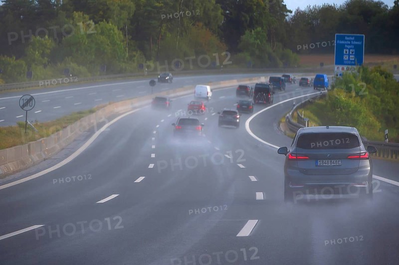 Tourist traffic on the A9 motorway when it rains, Bavarian Forest, Bavaria, Germany