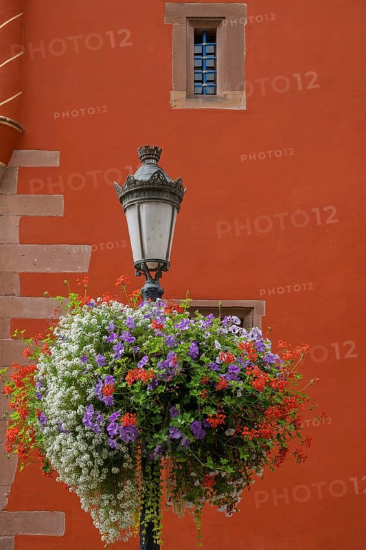 Lantern, street lamp with floral decorations at the former chancellery, now Alsatian Museum, Haguenau, German Hagenau, Bas-Rhin department, Grand Est region, until 2015 Alsace Alsace, France