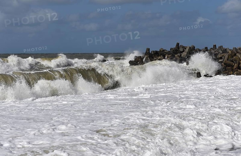 Storm and breakwater, tetrapods, Dolossen on the Danish North Sea, Denmark