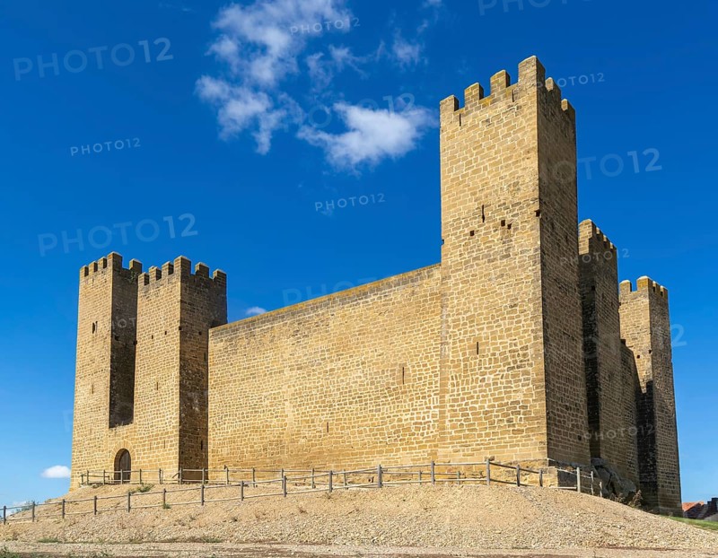 Historic walls and towers of Castillo de Sádaba, Sadaba castle, Zaragoza province, Aragon, Spain
