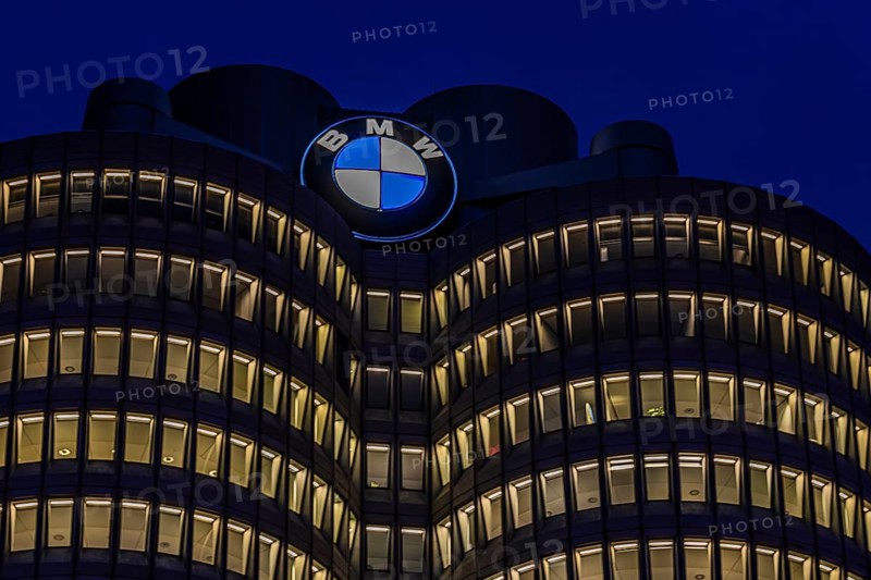 Illuminated offices at BMW headquarters, BMW four-cylinder, Petuelring, Munich, Upper Bavaria, Bavaria, Germany