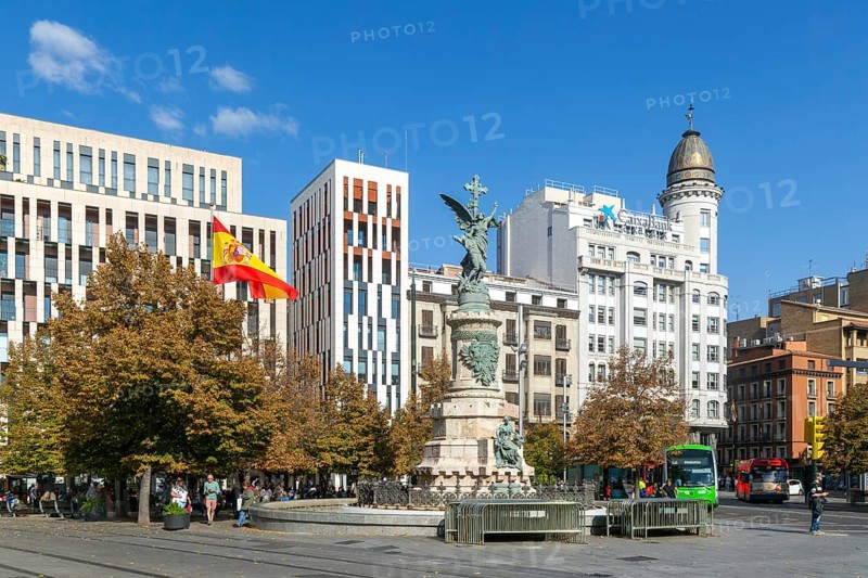Busy city square and focal point, Plaza de España, city centre of Zaragoza, Aragon, Spain
