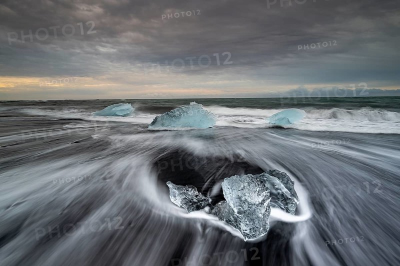 Beach with waves, ice formations, Diamont Beach, Jökulsarlon, Iceland