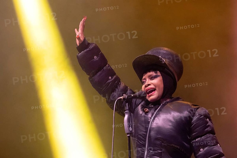 Erykah Badu, singer, USA, soul, hip-hop, R&B, The Return Of Automatic Slim World Tour 2025, live at the Uber Eats Music Hall, Berlin, 04.11.2025 < english> Erykah Badu, singer, hip-hop, live at the Uber Eats Music Hall, November 4th, 2025