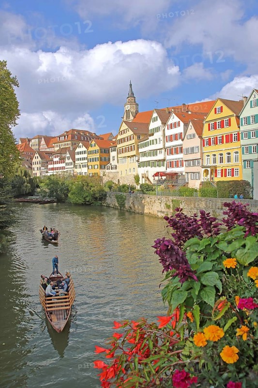 Colourful house front on the Neckar with punts, house facade, Neckar bank, Neckar front, tourism, floral decoration, Eberhardsbrücke, Tübingen, Neckar valley, Baden-Württemberg, Germany