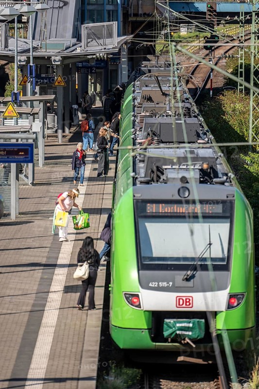 Düsseldorf-Wehrhahn station, S-Bahn and regional transport, North Rhine-Westphalia, Germany