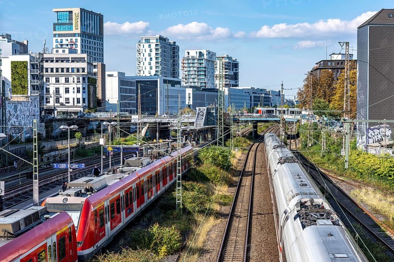 Wehrhahn railway station, railway line in Düsseldorf, along Toulouser Allee, residential area, office building, on former railway premises, goods station, industrial estates, ICE, S-Bahn, North Rhine-Westphalia, Germany