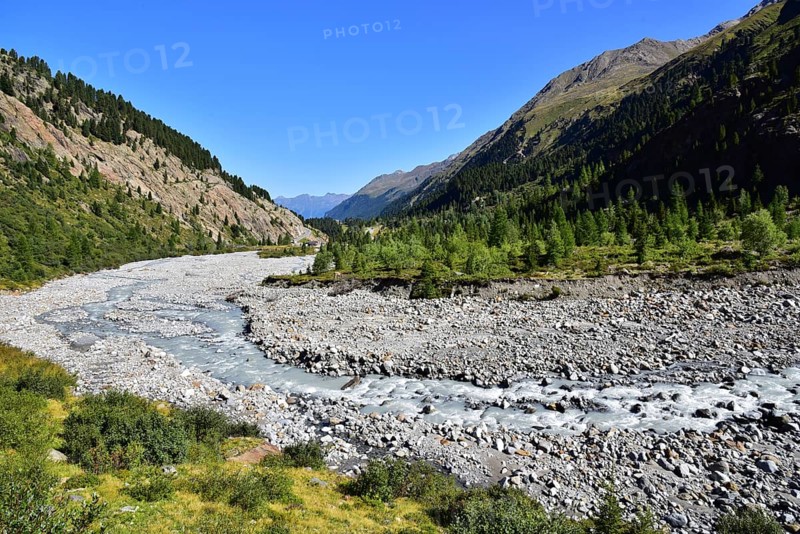 The Faggenbach (also known locally as the Fagge) rises from the Gepatsch glacier southeast of the Weißseespitze in the Ötztal Alps at around 2, 084 metres above sea level and flows through the Kaunertal in Tyrol, Austria
